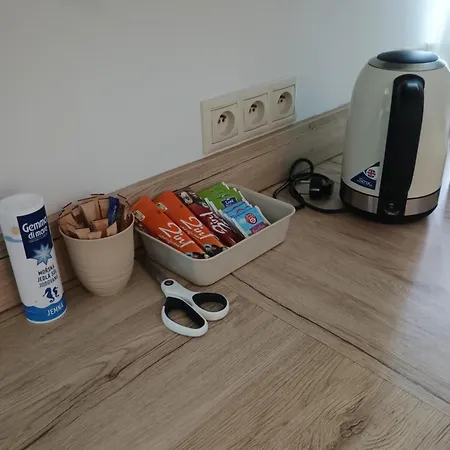 Old Town - 2 Bedrooms - Self Check-in * Pressburg